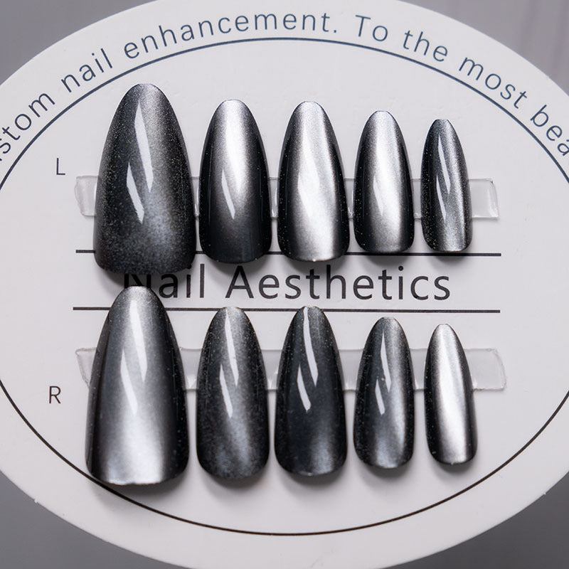 Press-On Nail Art Set mit Metallic-Finish