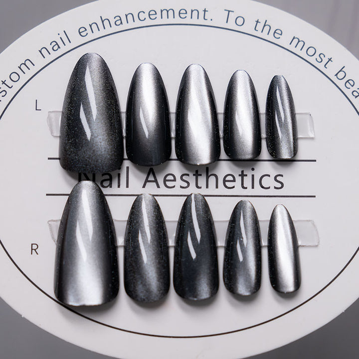 Press-On Nail Art Set mit Metallic-Finish