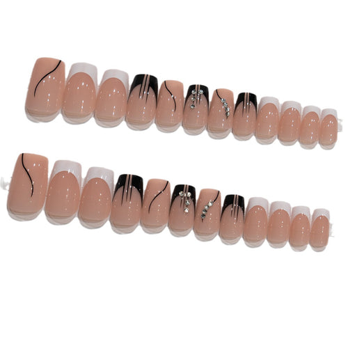 Elegantes Press-On Nagelkunst-Set mit Strassakzenten Karnz