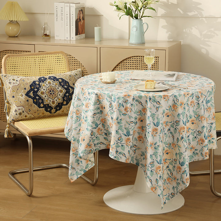 Abwaschbare Tischdecke aus Polyester mit floraler Aquarell-Optik und wasserabweisender Beschichtung Karnz