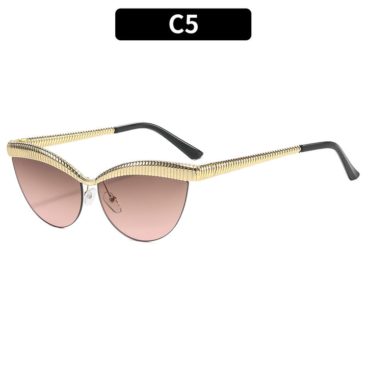 Elegante Katzenauge-Sonnenbrille mit metallischen Akzenten