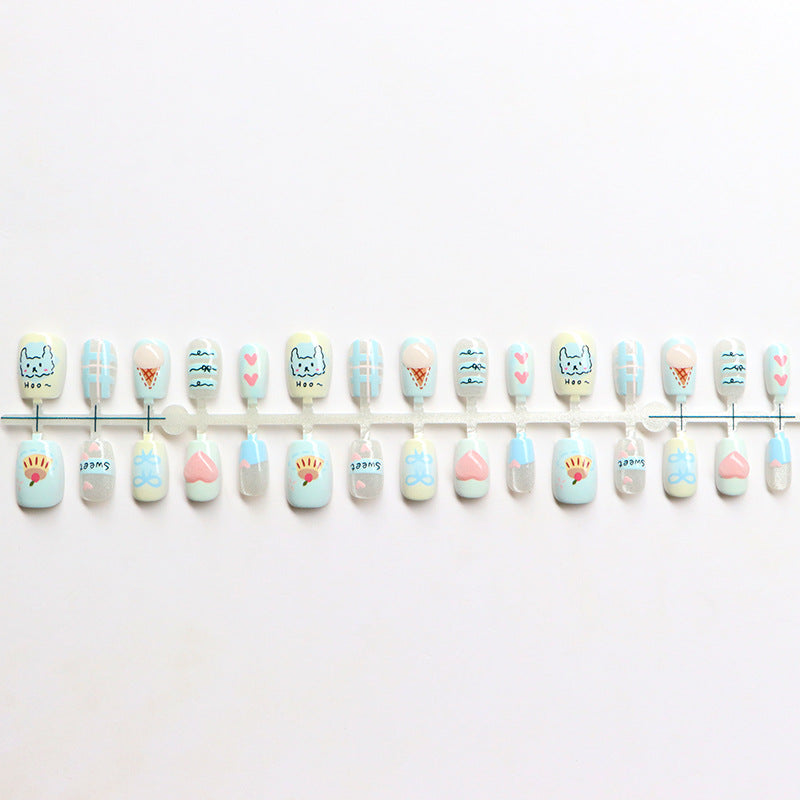 Kreatives thematisches Press-On-Nagelset Karnz