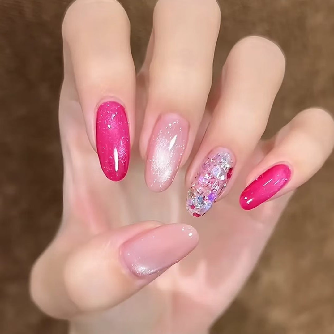 Glamouröse Gel-Nagelverlängerungen mit Strassakzenten