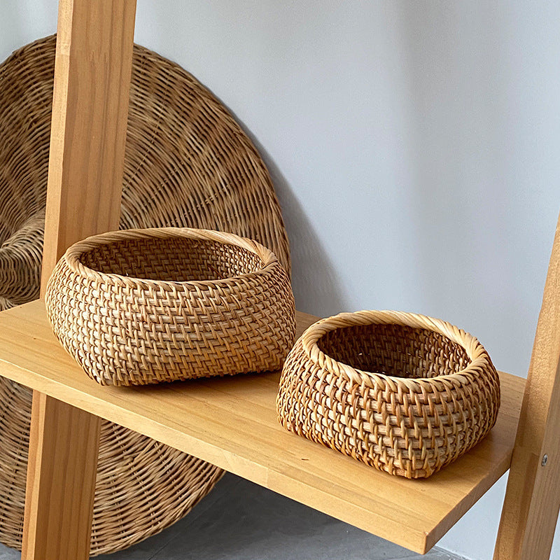Damen Korb aus geflochtenem Rattan Karnz