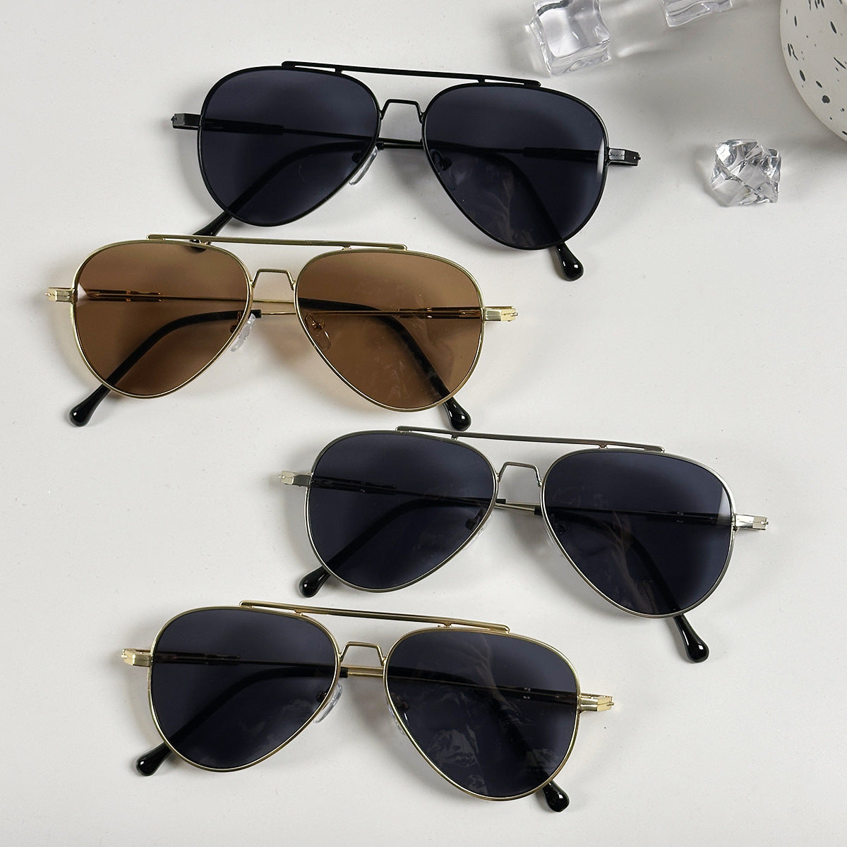 Damen zeitlose Piloten-Sonnenbrille mit hochwertigem Rahmen Karnz