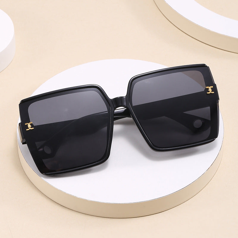Damen modische quadratische Sonnenbrille mit luxuriösem Rahmen Karnz