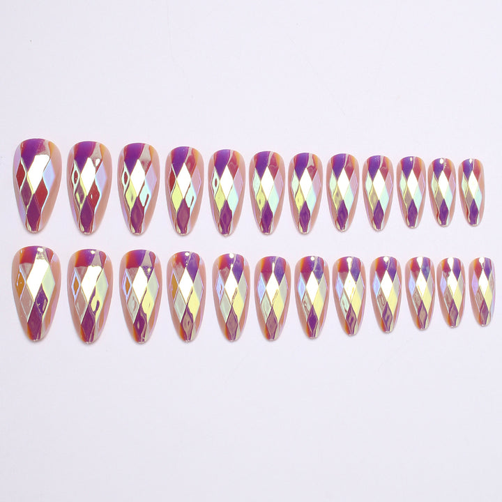 Diamantförmiges Press-On Nagelset Karnz