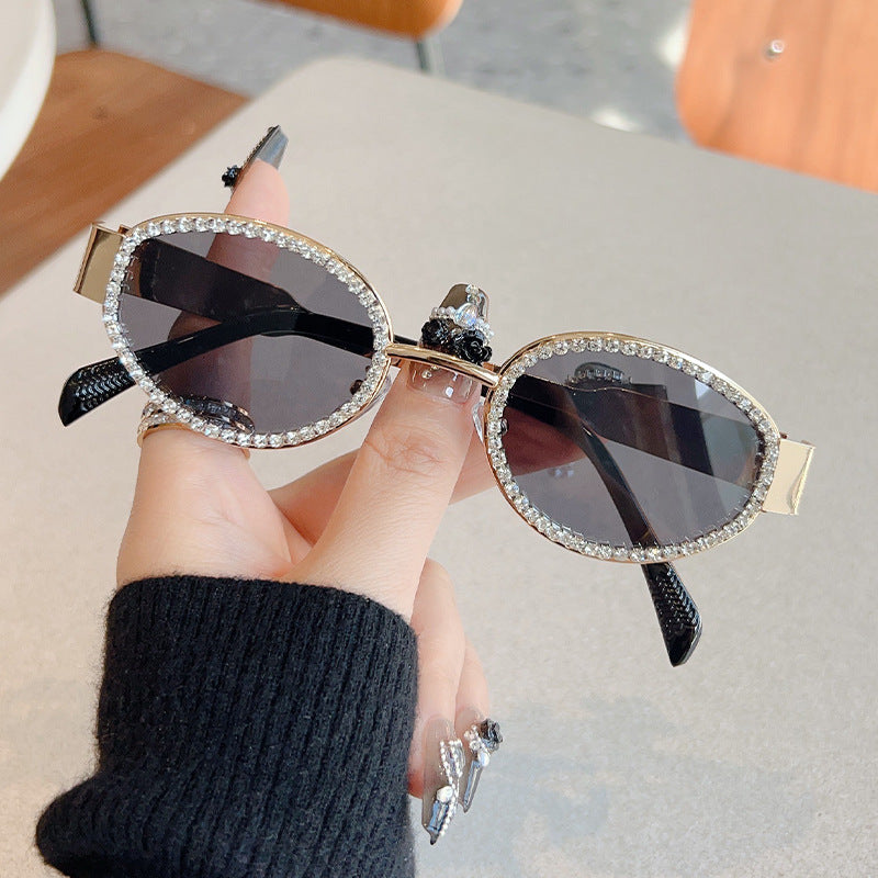 Damen Designer-Sonnenbrille mit funkelndem Kristallrahmen Karnz