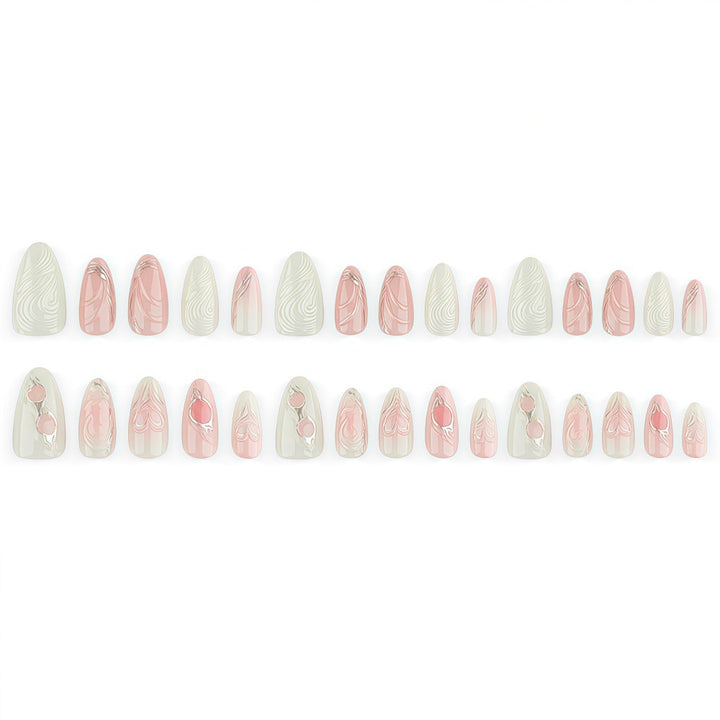 Elegantes Kunstnagelset mit Romantischem Design Karnz