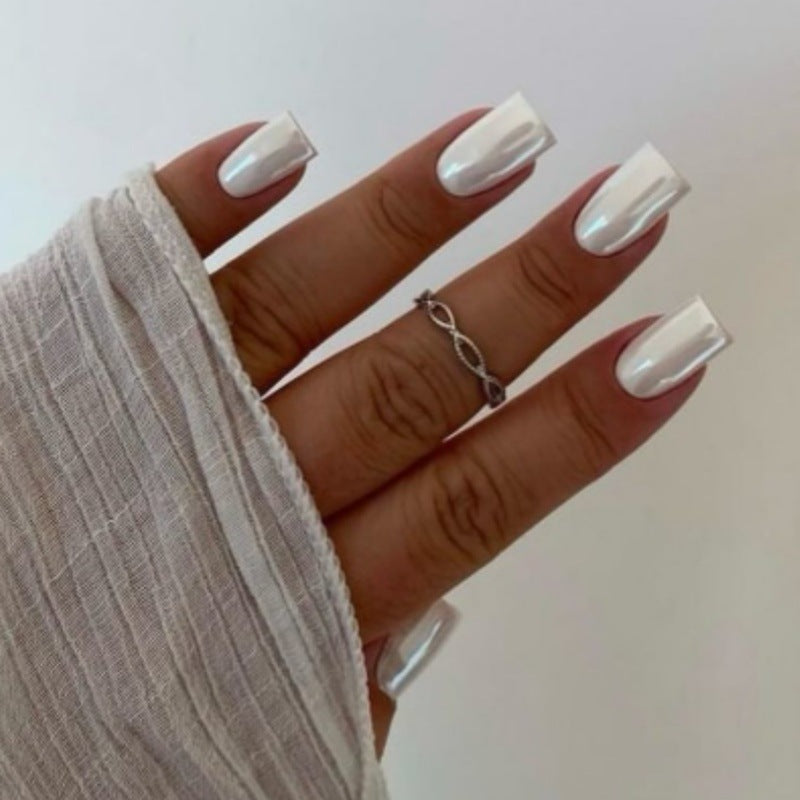 Premium Glänzendes Press-On Nageldesign Set Karnz