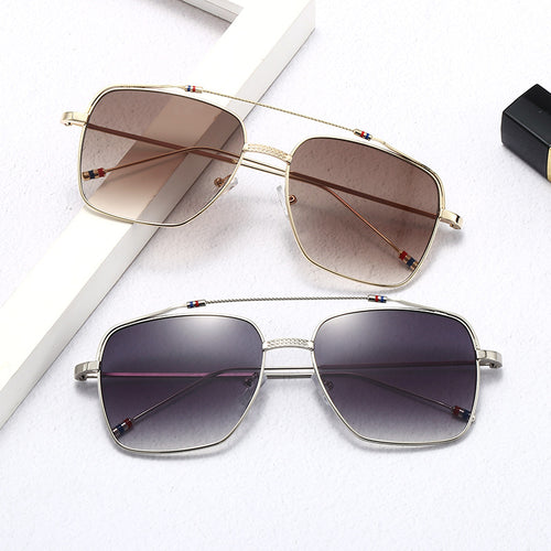 Damen modische geschwungene Brille mit schmalem Metallrahmen Karnz