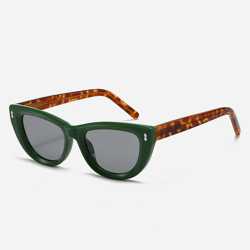 Damen Cat-Eye Sonnenbrille mit transparentem Rahmen und braunen Gläsern Karnz