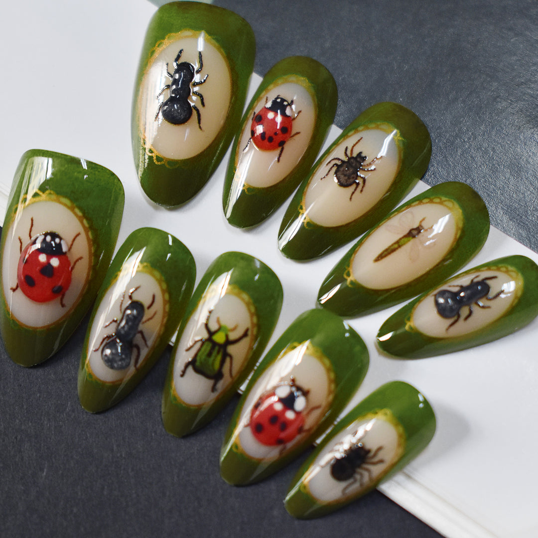 Künstlerische Insekten-verzierte Press-On Nagelkunst Karnz