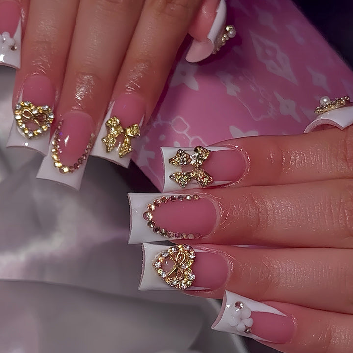 Dekorative Strass-Nagelerweiterungen Karnz