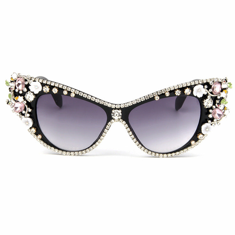 Damen Glamouröse Cat-Eye-Sonnenbrille mit funkelnden Schmuckelementen Karnz