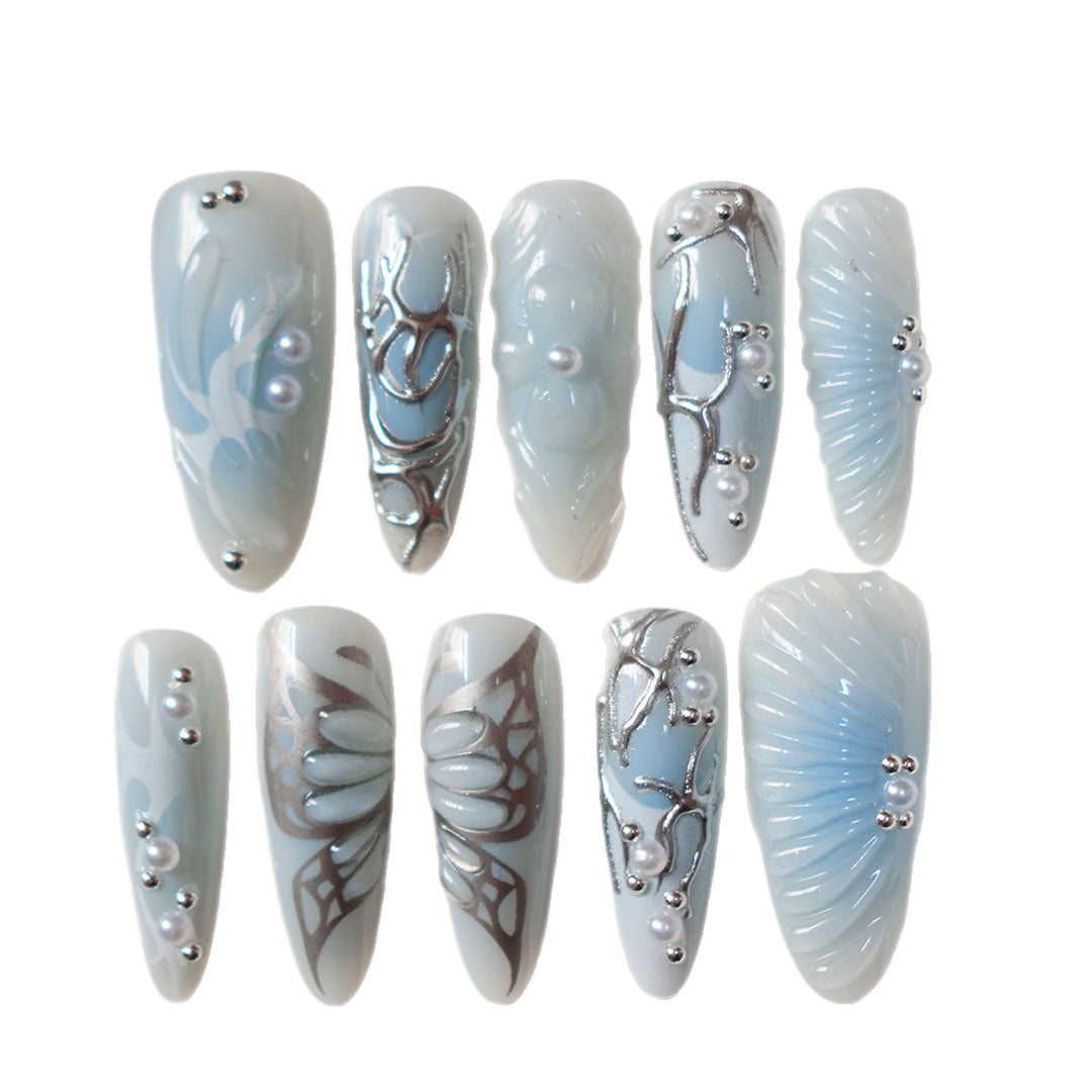 Künstlerisches Press-On Nageldesign Karnz