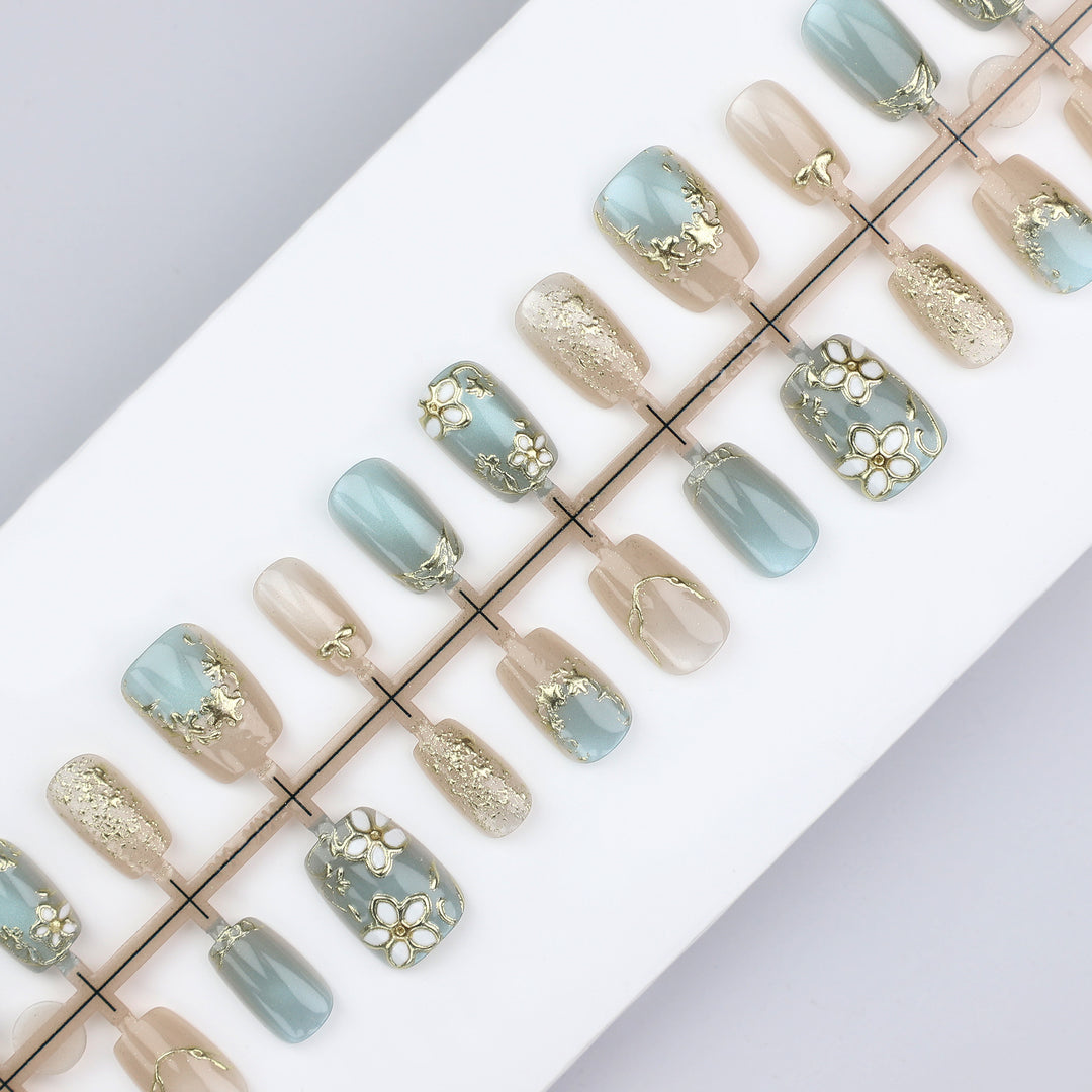 Dekoratives Floral Press-On Nagelset Karnz