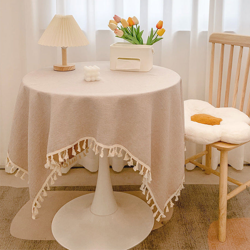 Runde strukturierte Tischdecke mit Quastenbesatz und Leinen-ähnlichem Drapierfinish