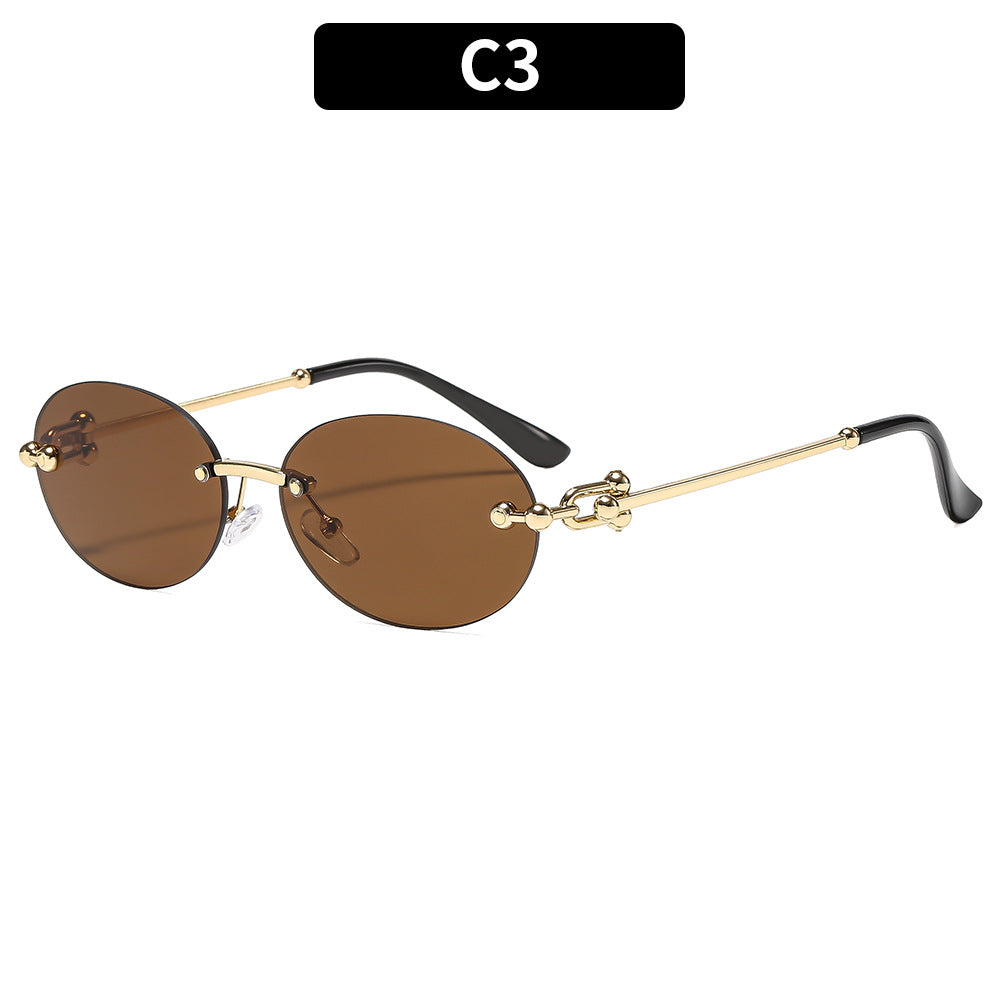 Ovalrahmen-Sonnenbrille mit dekorativen Metallakzenten
