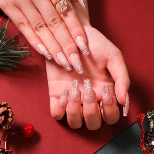 Glitzernde Kunst-Acrylnägel mit Weihnachtsmotiven Karnz