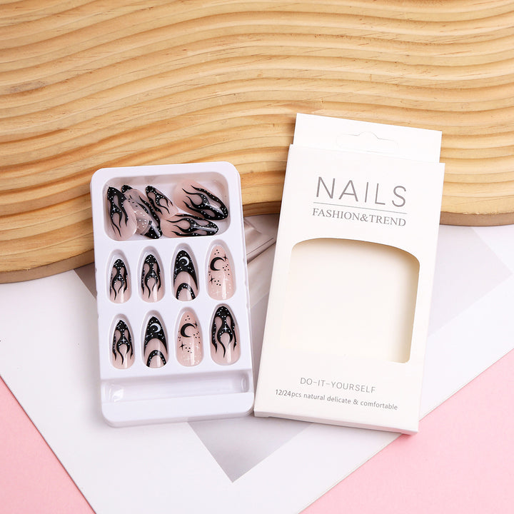 Künstlerisches Flammen-Design Press-On Nagelset Karnz