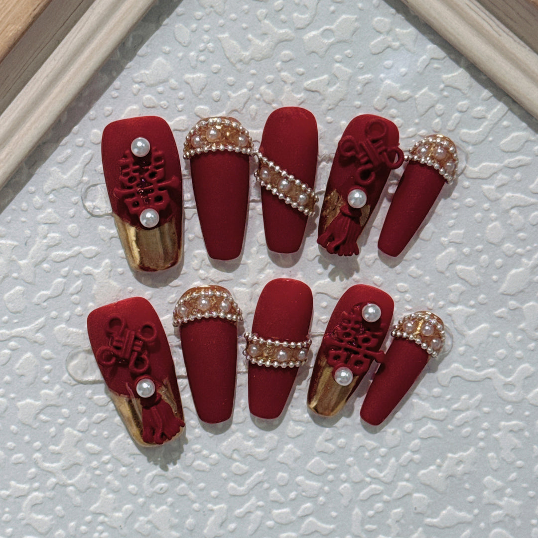 Elegantes mit Strass verziertes Press-On-Nagelset