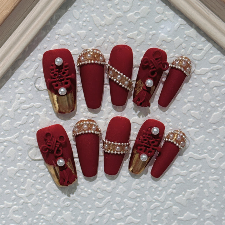 Elegantes mit Strass verziertes Press-On-Nagelset