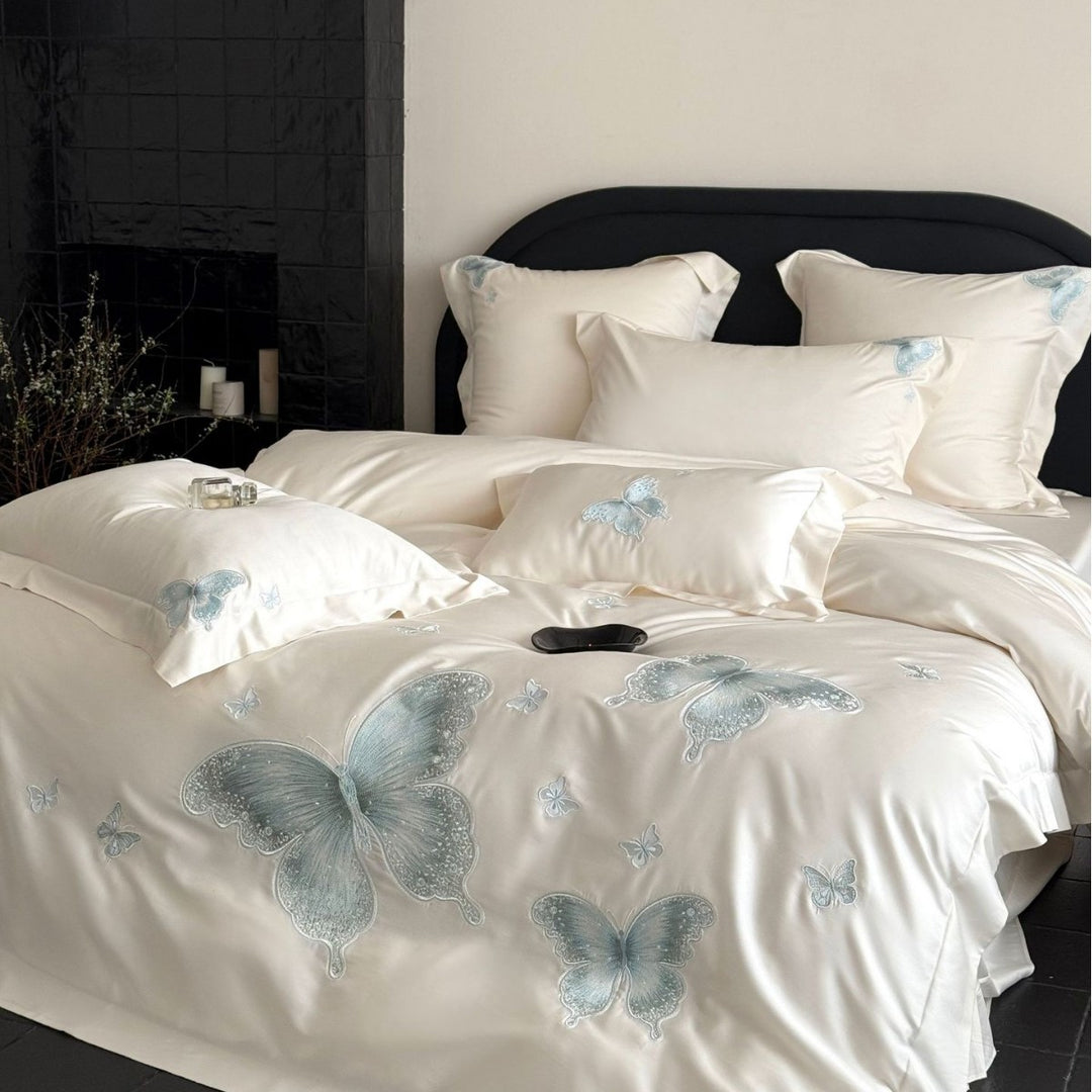 Elegante Satin-Bettwäschegarnitur mit tonaler Schmetterlingsstickerei