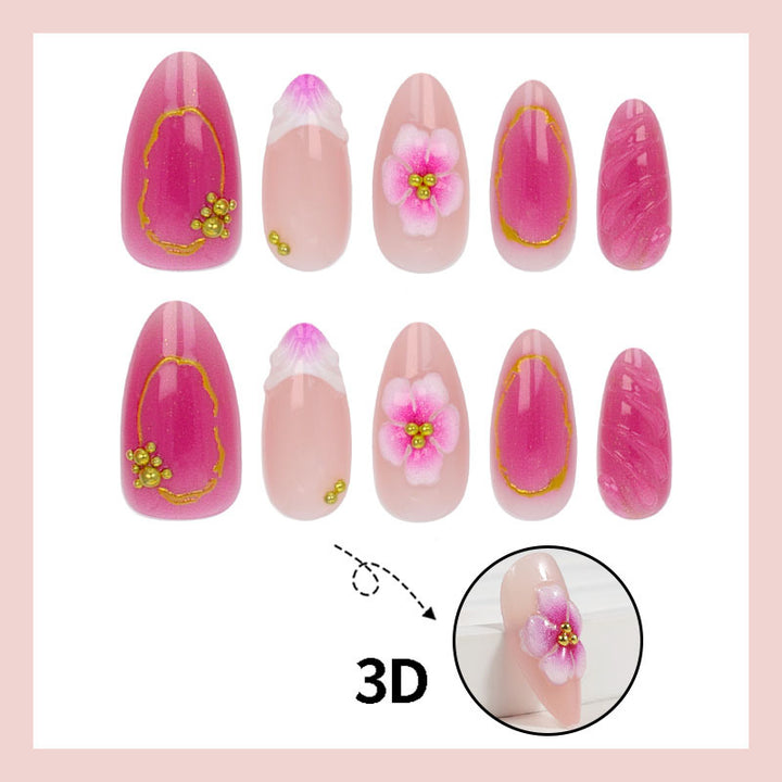 Kunstnagelset mit floralen Akzenten und luxuriösen Details Karnz