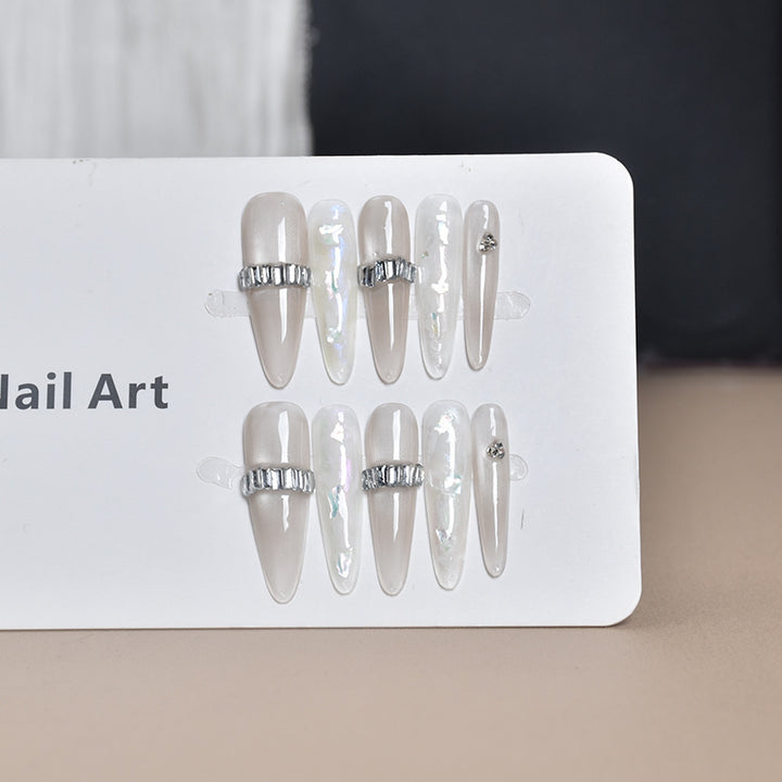 Dekorative Stiletto Nagelverlängerungen Karnz