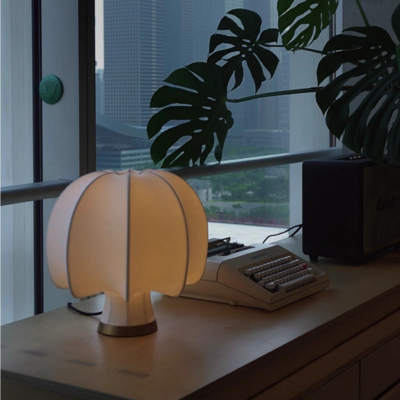 Moderne elegante Tischlampe