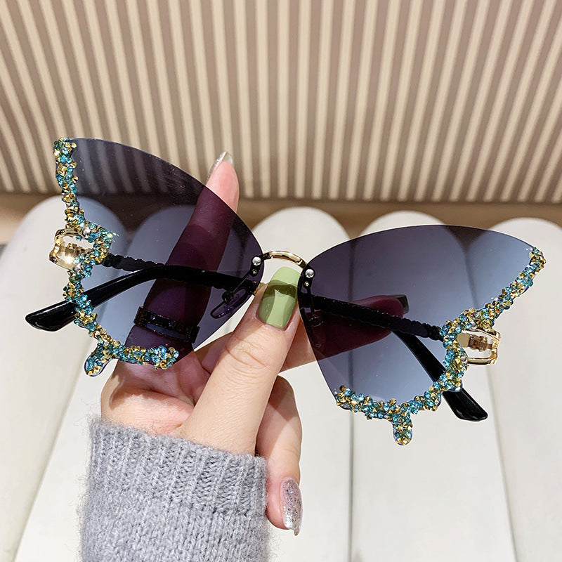 Damen extravagante Cat-Eye Sonnenbrille mit funkelnden Strassverzierungen Karnz