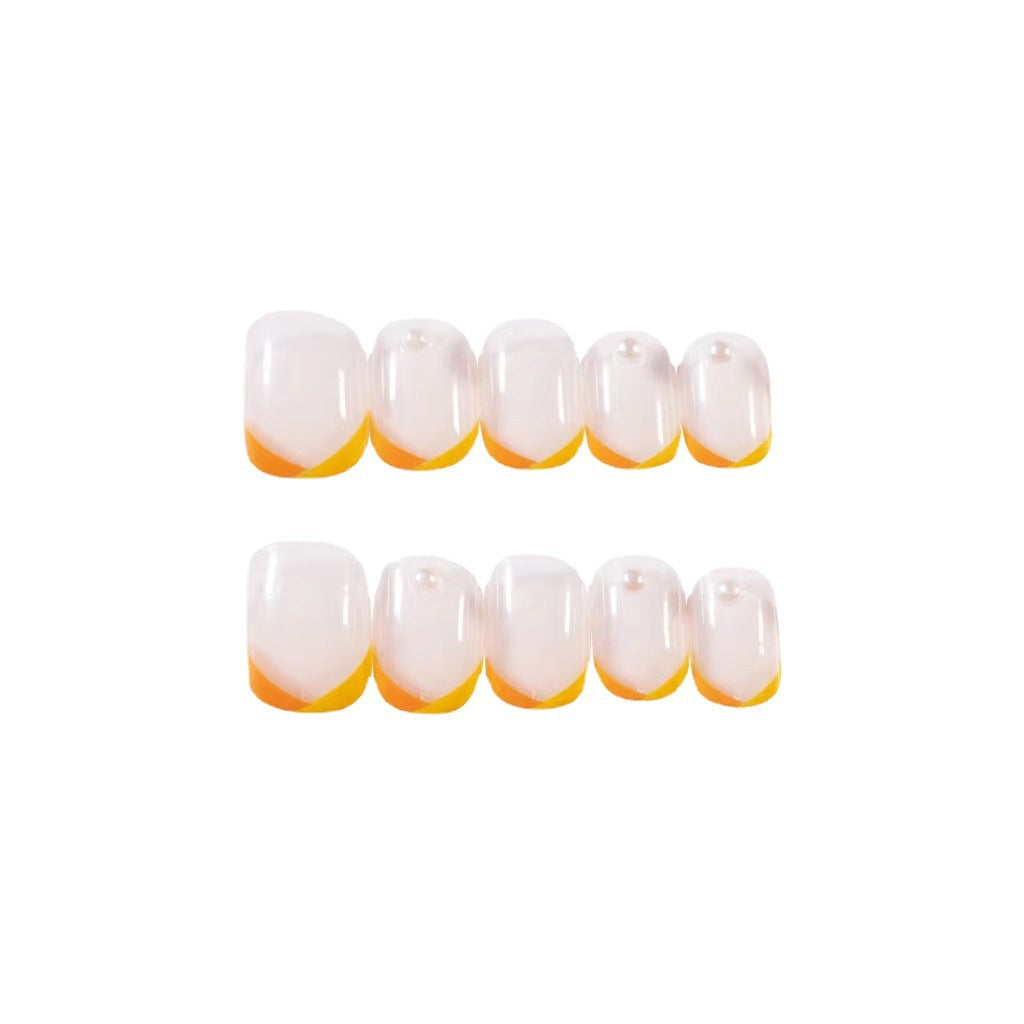Kreatives Nageldesign mit elegantem Farbverlauf Karnz