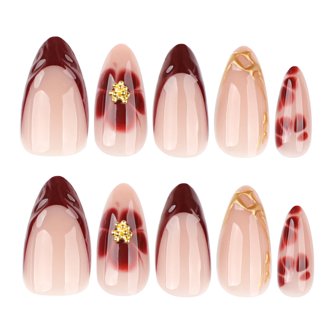 Künstliche Nagelkunst mit floralen Akzenten und Boutique-Design Karnz