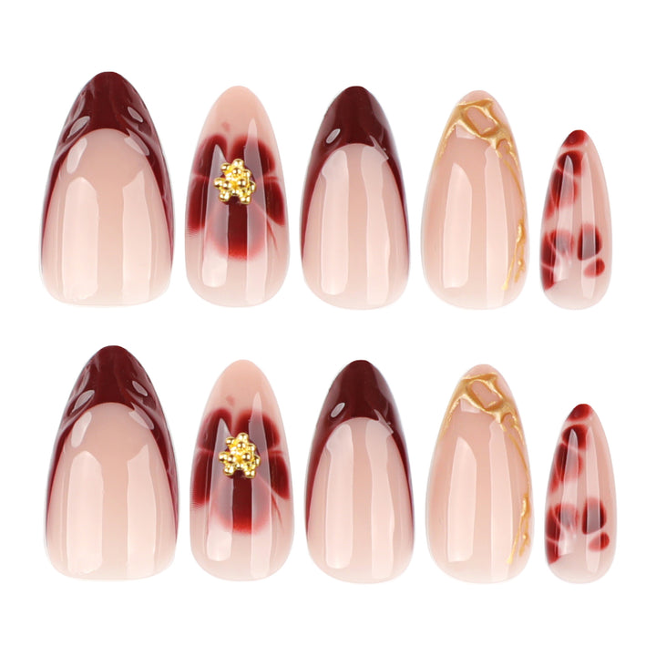 Künstliche Nagelkunst mit floralen Akzenten und Boutique-Design Karnz