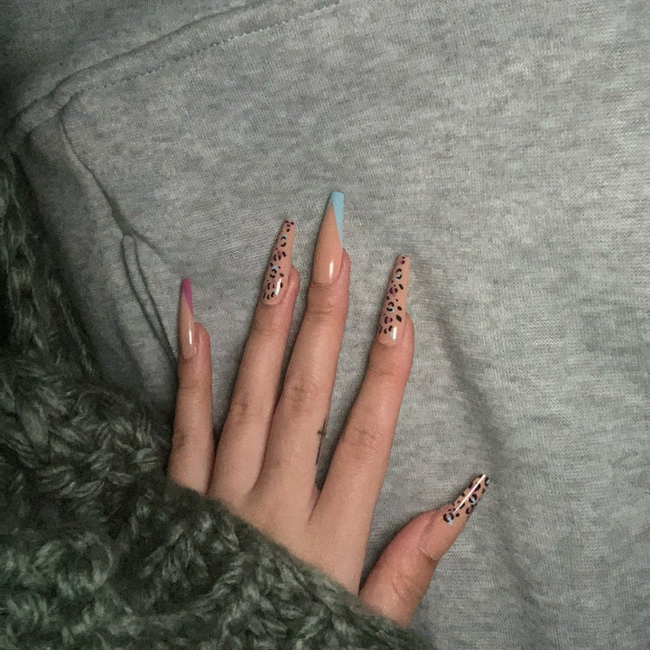 Künstlerische Stiletto-Nagelverlängerungen
