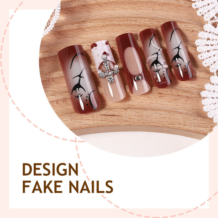 Kunstnagelset mit romantischen Blüten- und Herzen-Designs Karnz