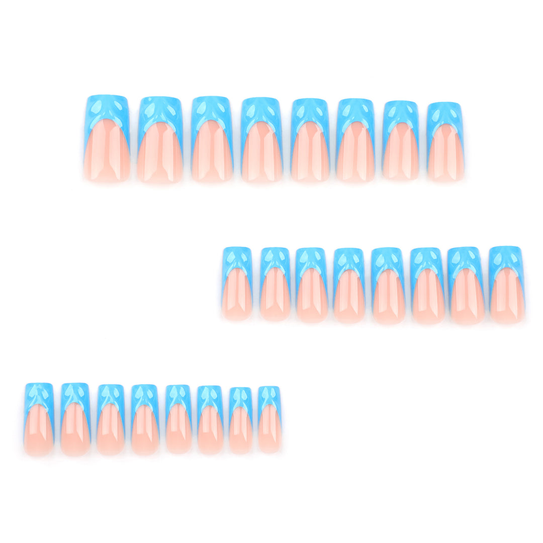 Künstlerische Gel-Nägel mit modernem Design Karnz