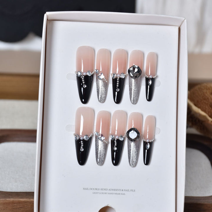 Elegante Stiletto Nagelkunst Verlängerungen Karnz