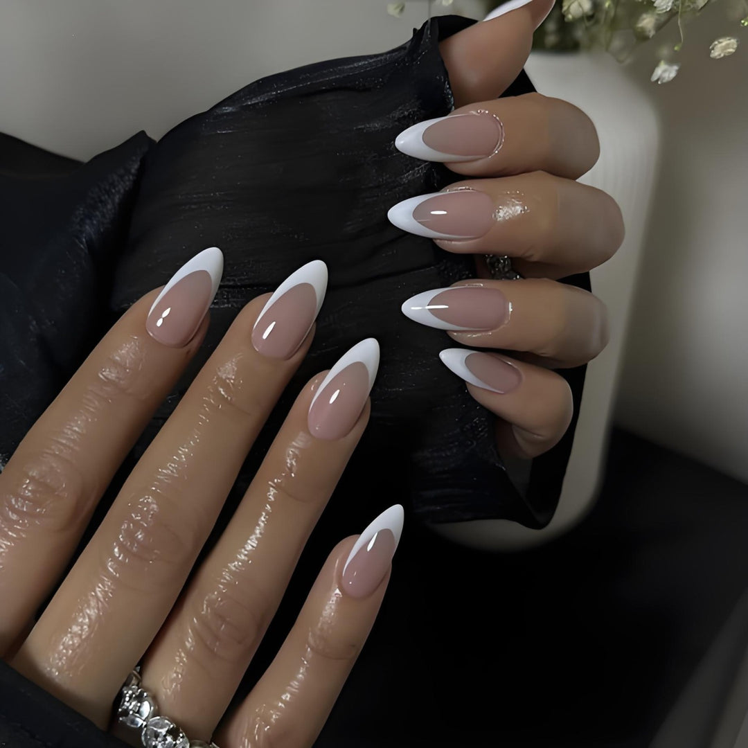 Elegante und Stilvolle French-Design Nagelkunst Karnz