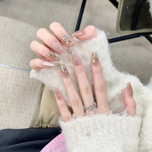 Elegantes Press-On-Nagelset mit funkelnden Akzenten Karnz