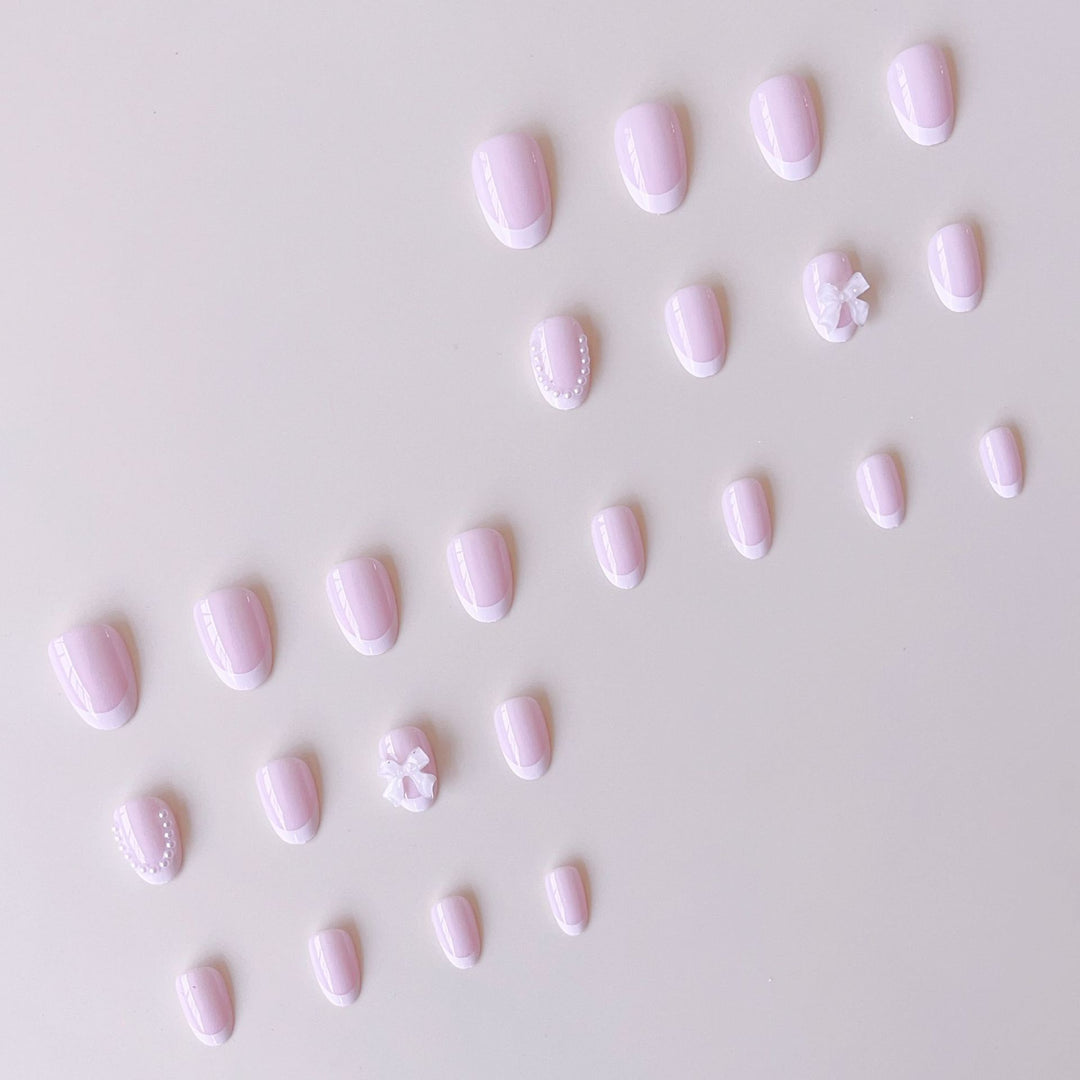 Kunstnagelset mit eleganten 3D-Blüten- und Spitzenakzenten Karnz