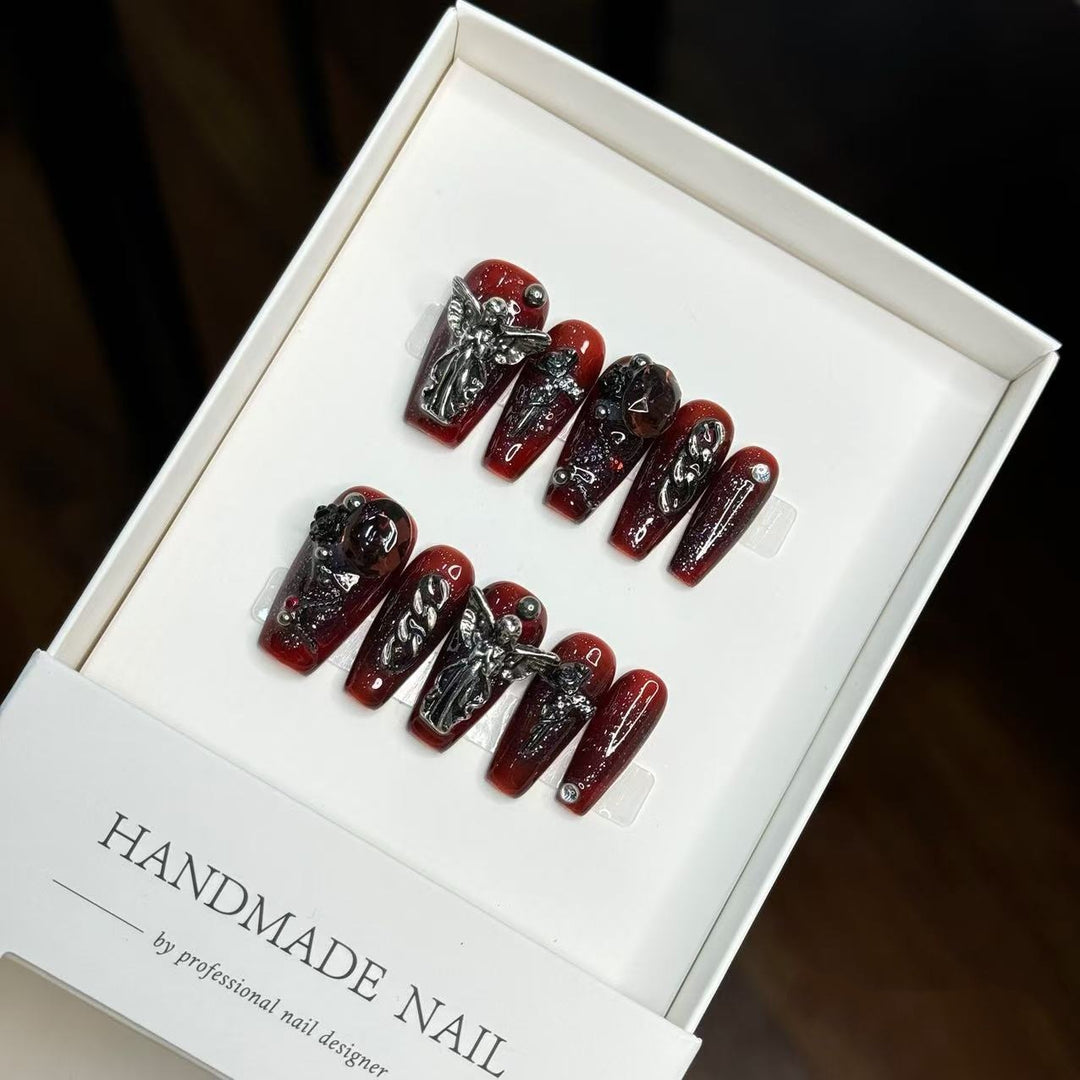 Künstlerisches Press-On-Nagelset mit 3D-Gothic-Akzenten