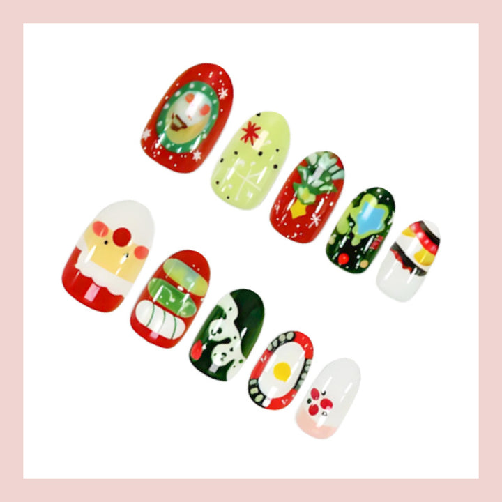 Weihnachtskunstnagelset mit festlichen Motiven und bunten Designs Karnz
