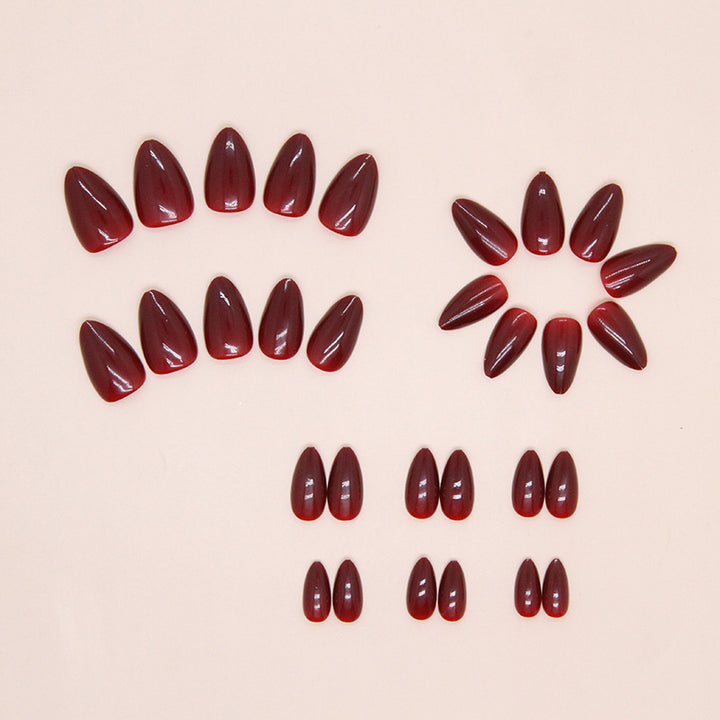 Elegante glänzende Mandel Press-On Nagelspitzen Karnz