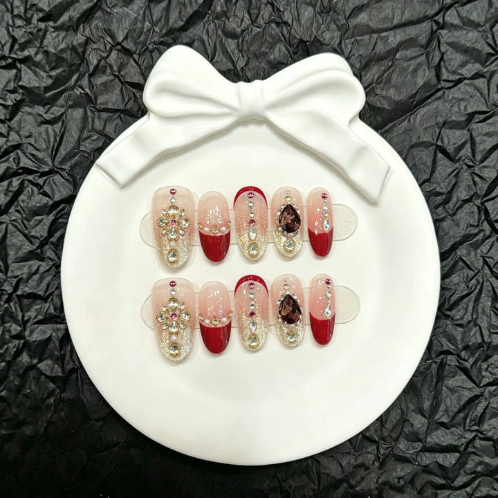 Glamouröse mit Kristallen verzierte Press-On Nagelset