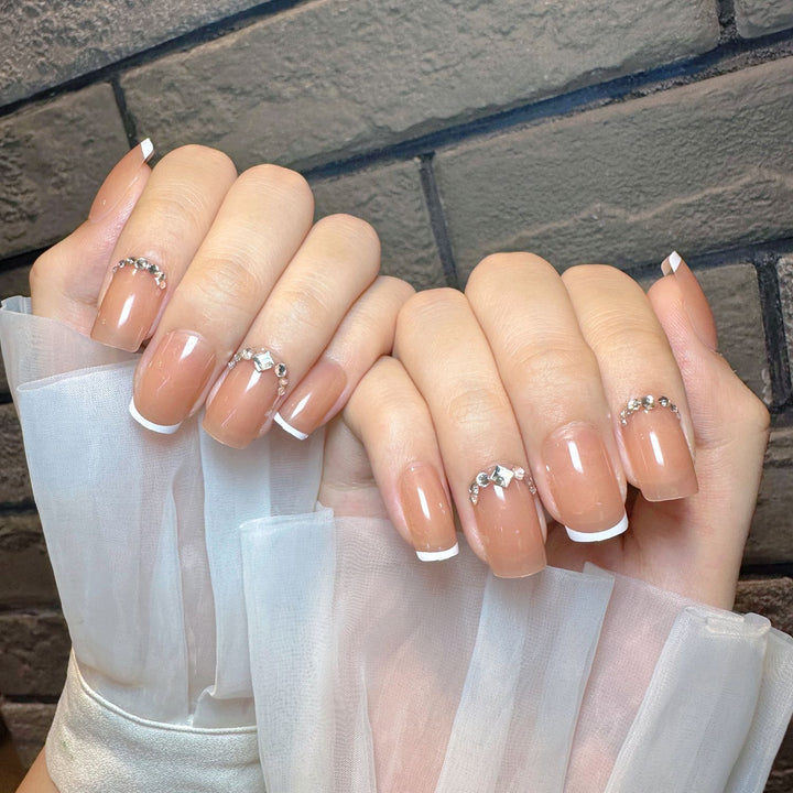 Elegante Nagelkunst Karnz