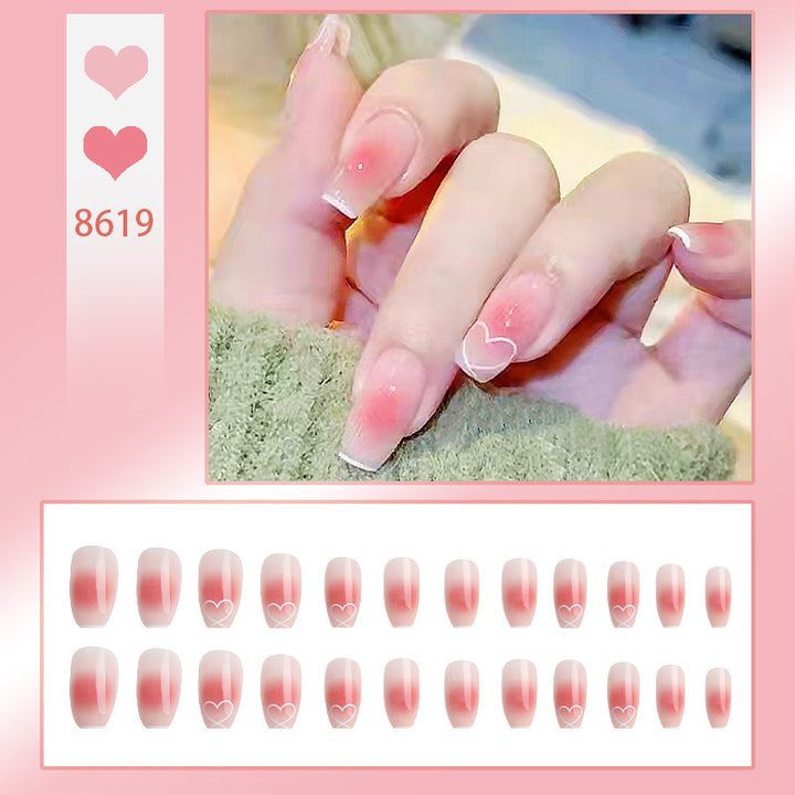 Kunstnagelset mit elegantem French-Tipp und Glitzerakzenten Karnz