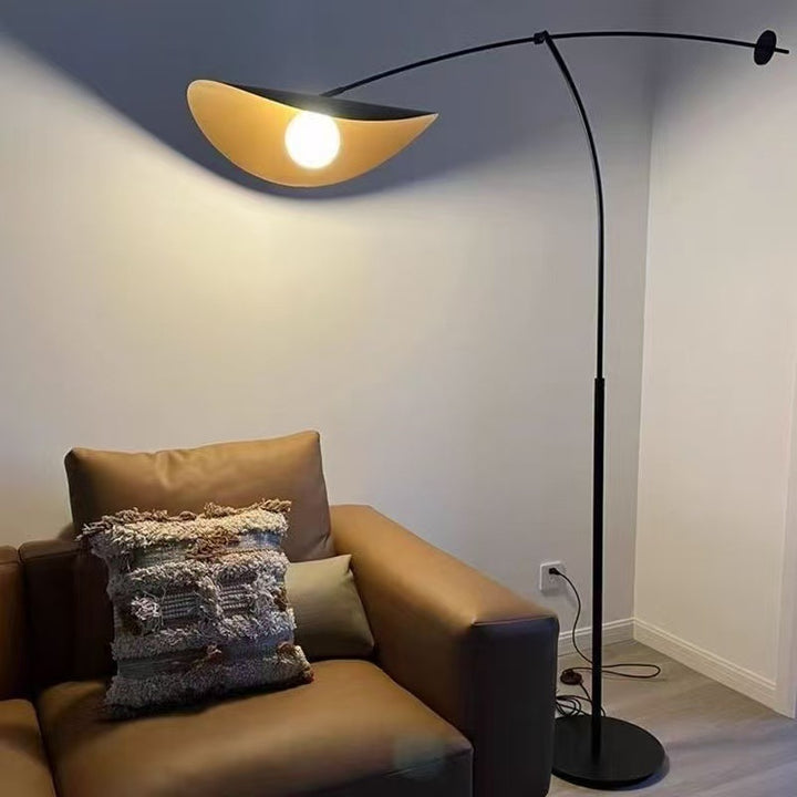 Bogene Bodenlampe