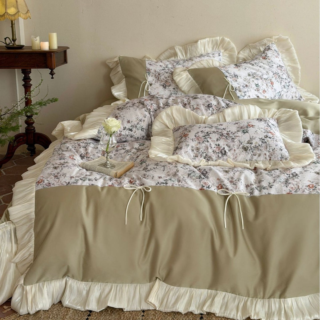 Romantisches Rüschen-Bettwäsche-Set mit floralem Vintage-Muster und Zierbändern